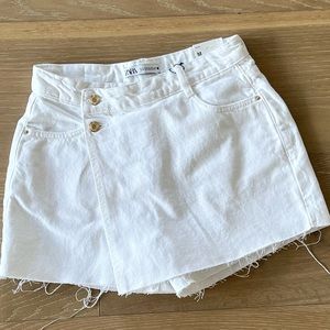 Zara white skort size medium. Brand new with tags.
